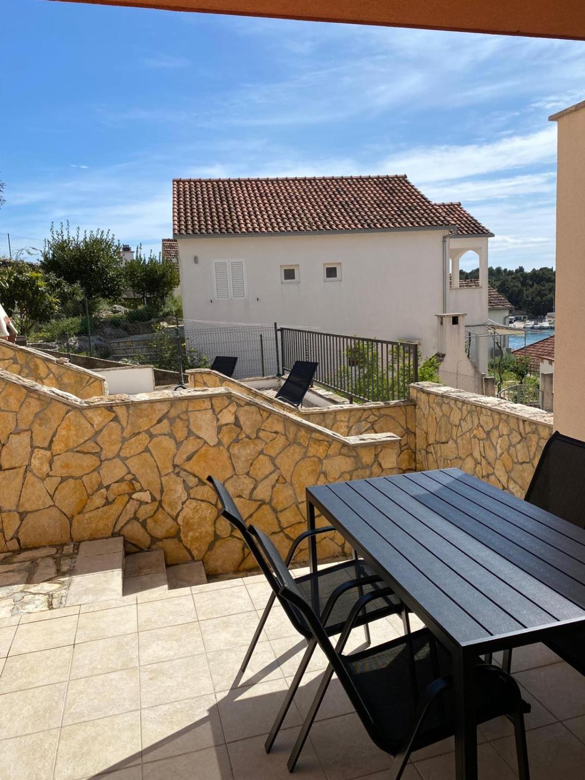 Apartments Dante Domus Aurea Milna  Dış mekan fotoğraf
